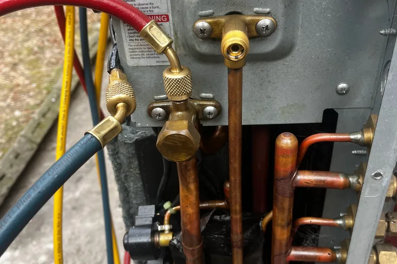EPA-certified closed-loop R600a and R134a refrigeration refrigerant recovery in Helotes, TX